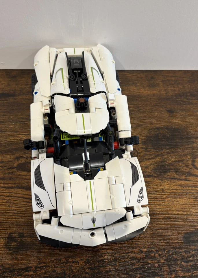 LEGO Technic 42184 Koenigsegg Jesko Absolut White Hypercar, photo 4 of 5