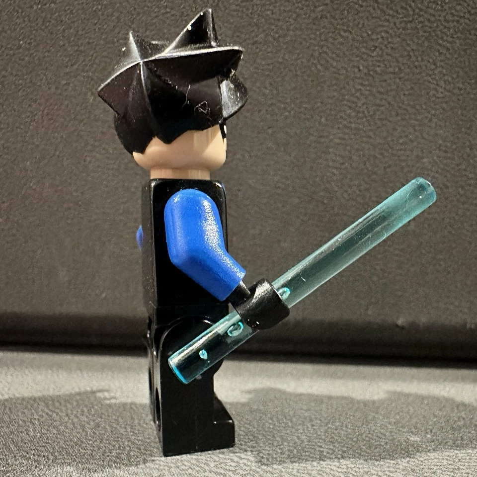 LEGO: Arkham Asylum (7785) Nightwing Minifigure 2006 Rare Batman Figure - Image 4 of 4