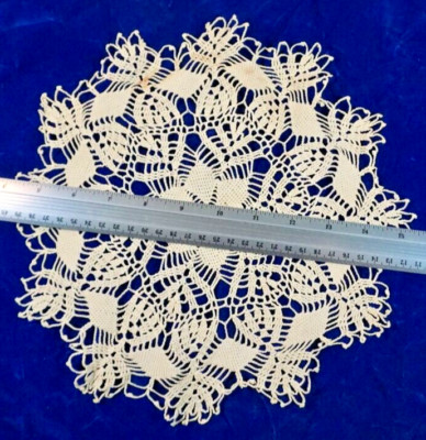 Doily Crocheted 11'' Beige 12 Point Flower Pattern Cotton Thread