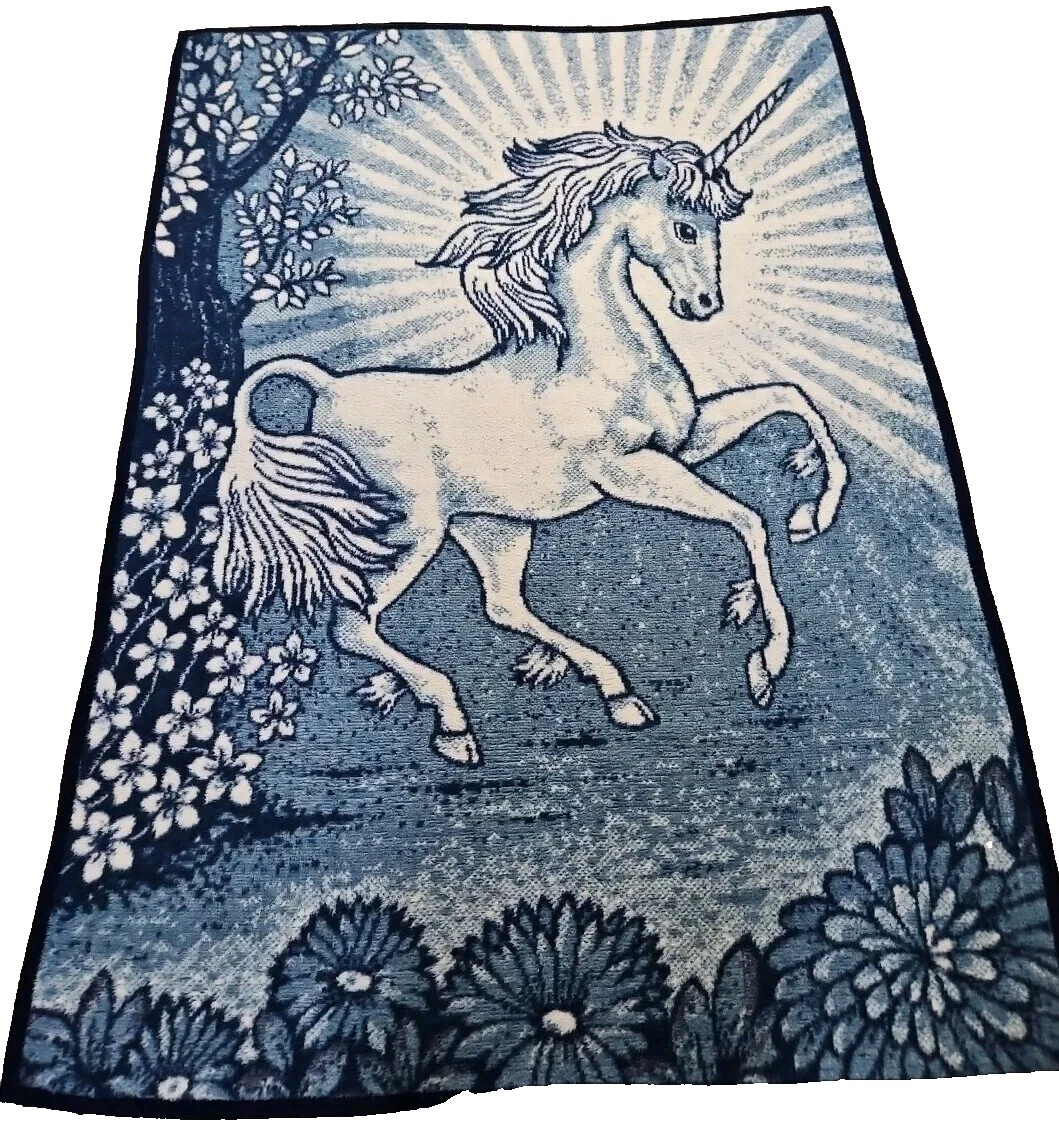 Акриловые одеяла и покрывала Cannon