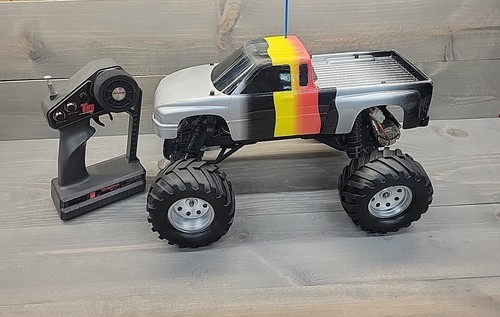 VINTAGE TRAXXAS STAMPEDE 2WD EARLY GENERATION 1/10 IN Grey - Picture 1 of 23