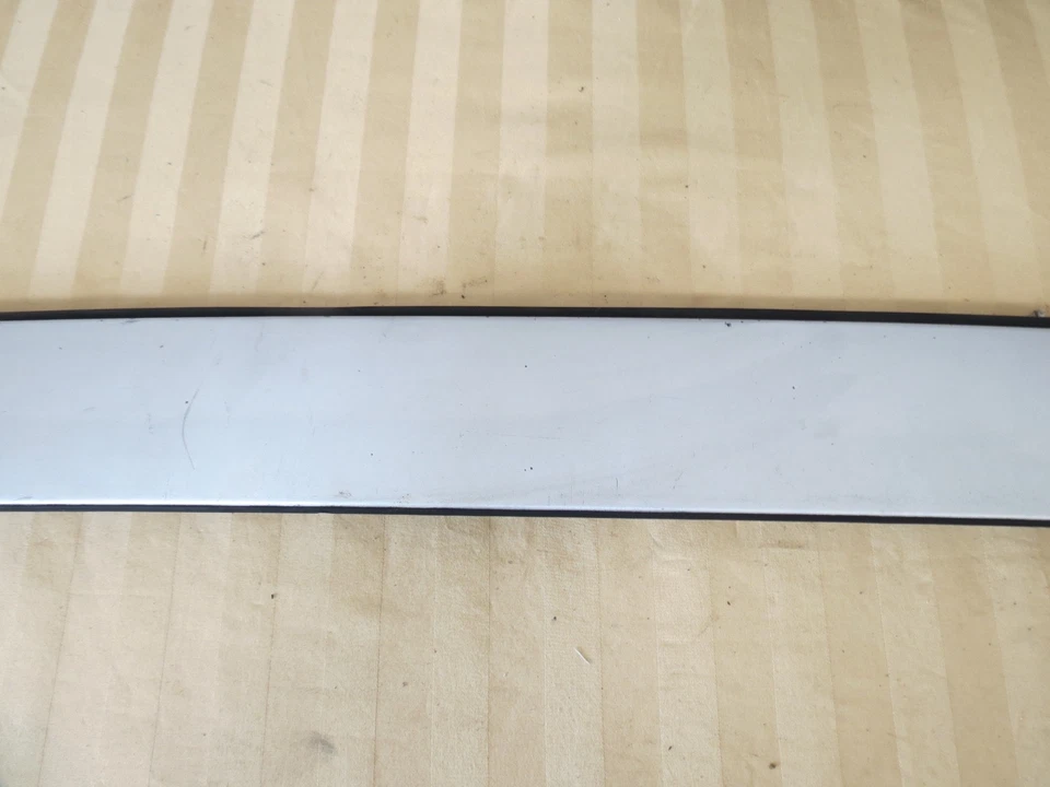 04-08 Chrysler Crossfire Front TOP CENTER Windshield A-Pillar Molding Trim OEM Foto 3 de 4