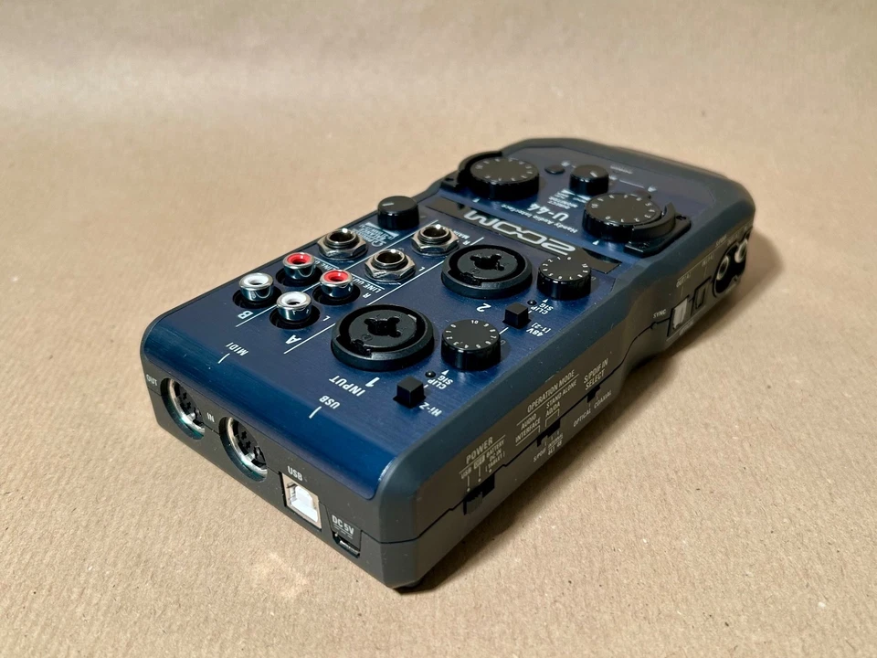 ZOOM U-44 Handy Audio Interface 4-In/4-Out + OVP, USB-Kabel, Ableton Live Lite - Bild 2 von 4