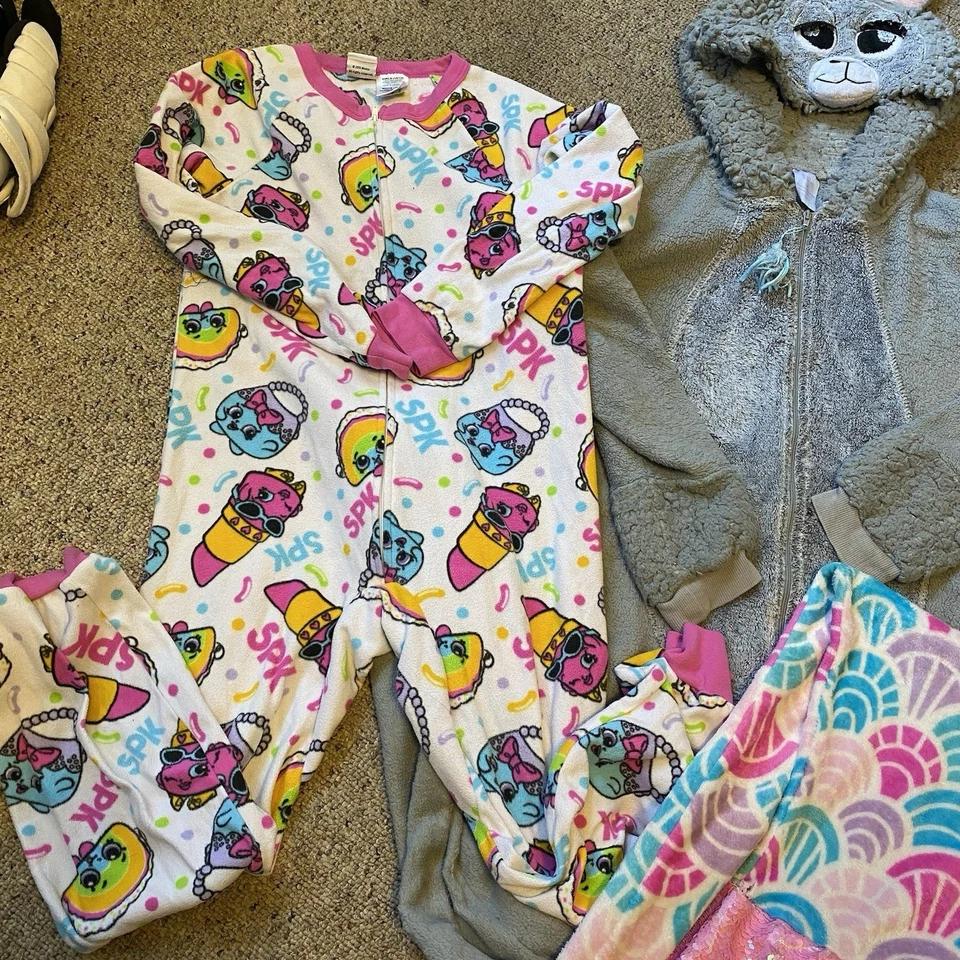 Teen Girls L10/12 Jumpsuit Pajamas & Mermaid Tail Leg Cover Lot Of 3 Shopkins - Image 4 of 4