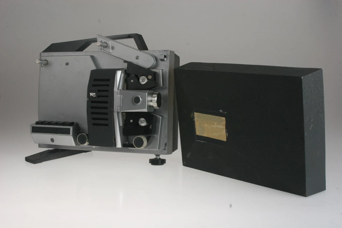 Projecteur De Diapositives REVUE 8007 D - Made In Germany - Objectif 230mm F/3.5 - Années 80