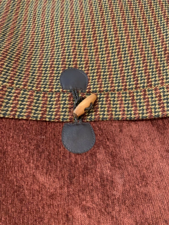 JUEGO DE 2 MUEBLES ASHLEY KING ALMOHADASHAMS Foto 3 de 4