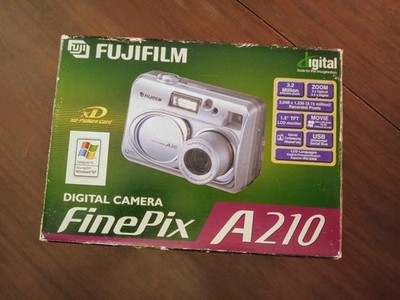FUJIFILM DIGITAL CAMERA FinePix A 210 Box Hefte Anleitungen verschiedene funktioniert