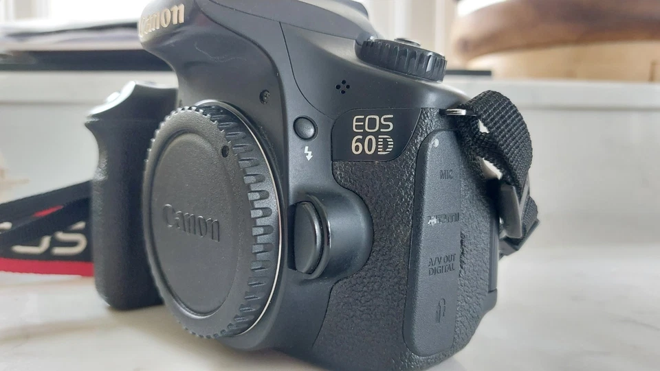 Canon EOS 60D, photo 2 of 5