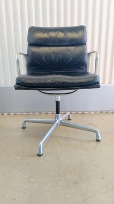 Authentic Herman Miller Eames EA208 Soft Pad Office Side Chair, 1970s
