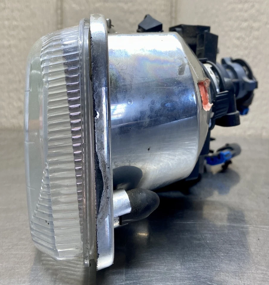 ✅🛑(DENALI 2002) OEM Passenger Headlamp Assembly GMC YUKON XL 1500 (C18) - Image 2 of 4