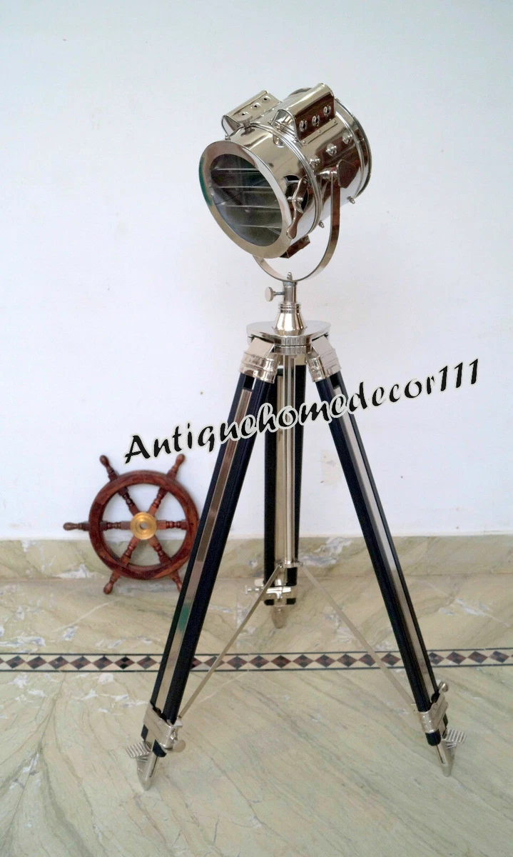 COLLECTIBLE HOLLYWOOD SPOTLIGHT FLOOR LAMP WITH TRIPOD STAND