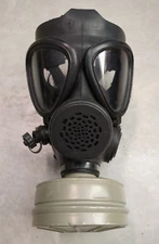 Vintage Israeli Military Surplus Gas Mask M15 Size 1 - Large w/ Filter - M15-A1T
