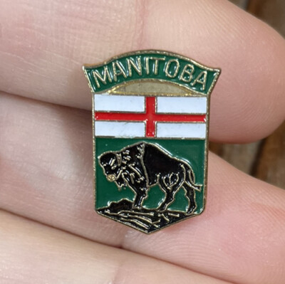 Manitoba Canada Lapel pin badge tie tack enamel vintage Flag Buffalo