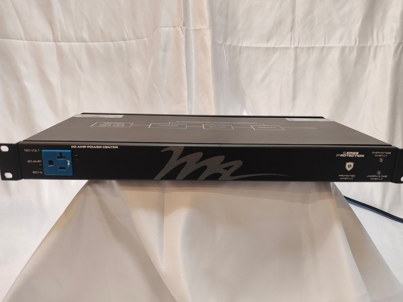 Middle Atlantic PD-920R 9 Outlet 20 Amp Power Center