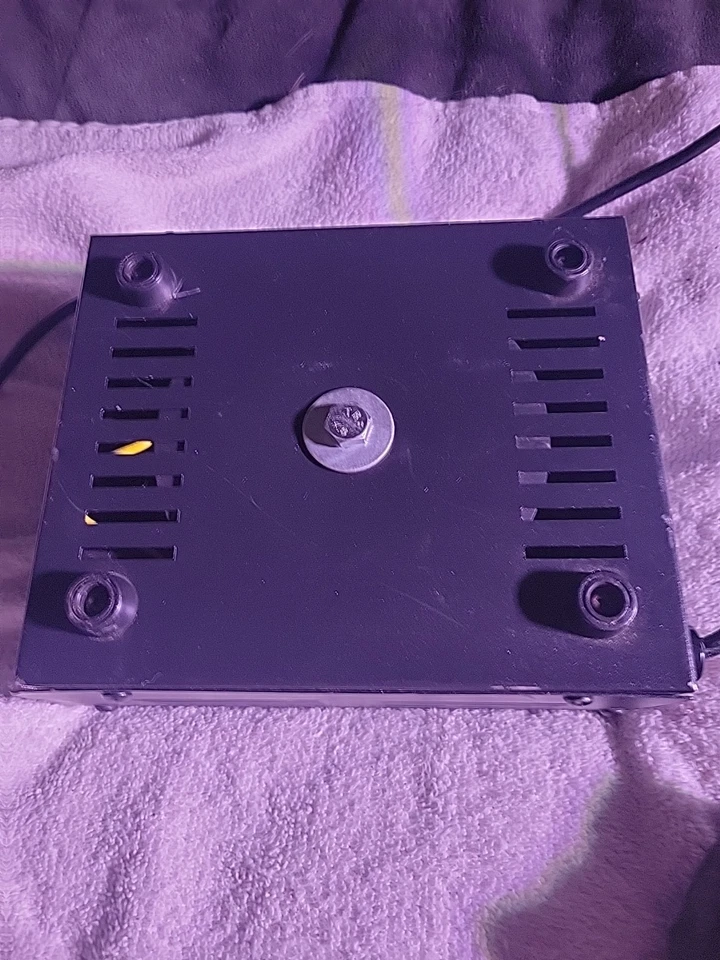 Transformador convertidor de voltaje ELC T-1000 1000VA - paso arriba/abajo (110 V/220 V) sin probar Foto 4 de 4