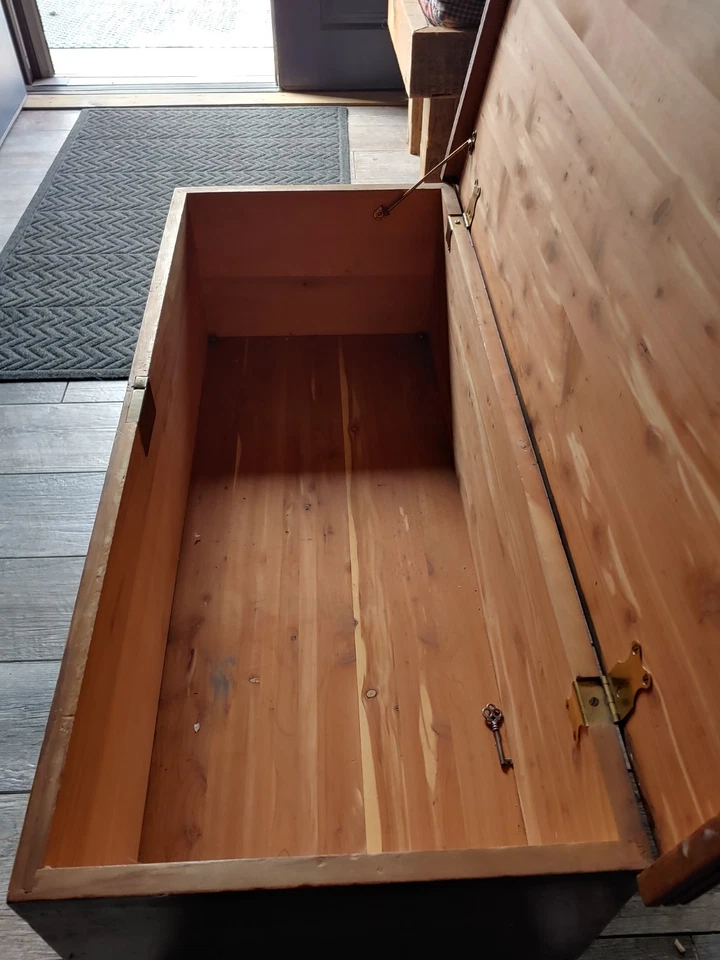 Cobertor de cedro vintage inglês estilo Tudor levantado peito/baú de esperança com chave anos 30? - Imagem 4 de 4