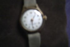 Montre femme Suisse SHD, mécanique, étanche, plaqué OR état bon fonctionnement.