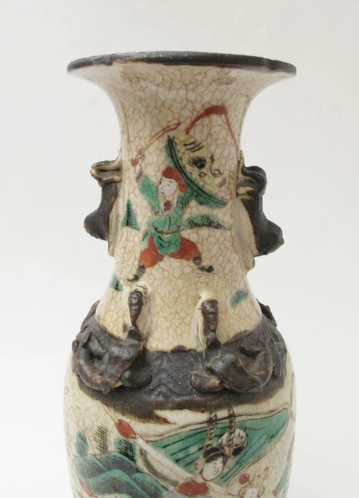 ANTIQUE CHINESE NANKING NANJING PORCELAIN VASE WARRIOR BATTLE SCENE SIGNED