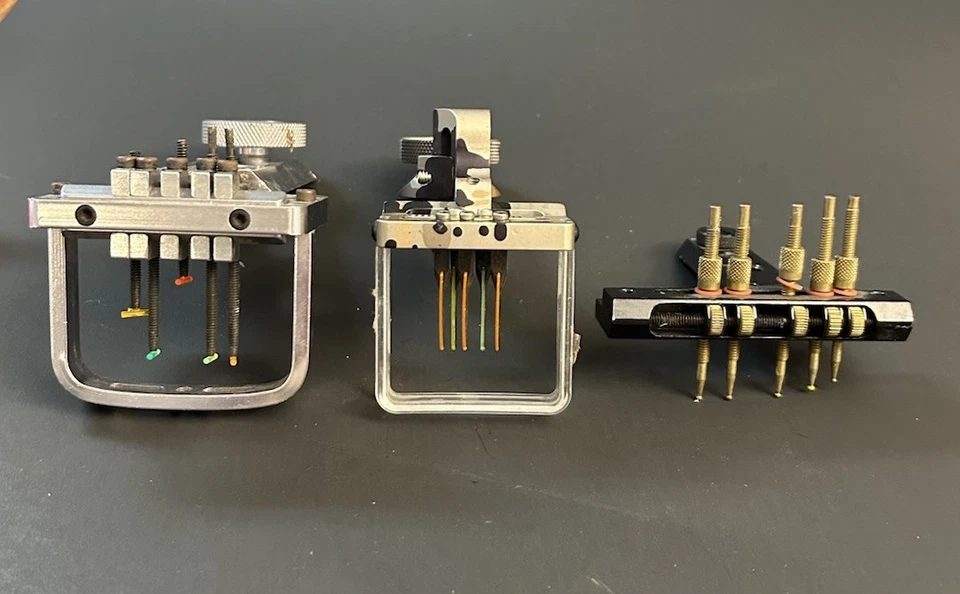 TRES miras ajustables de arco compuesto de 5 puntos - mira con patrón de camuflaje de HOYT Foto 2 de 4