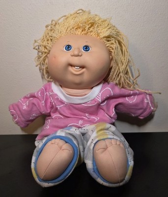 Hasbro Cabbage Patch Kids Doll with Outfit 1st Edition Xavier Roberts Signature 