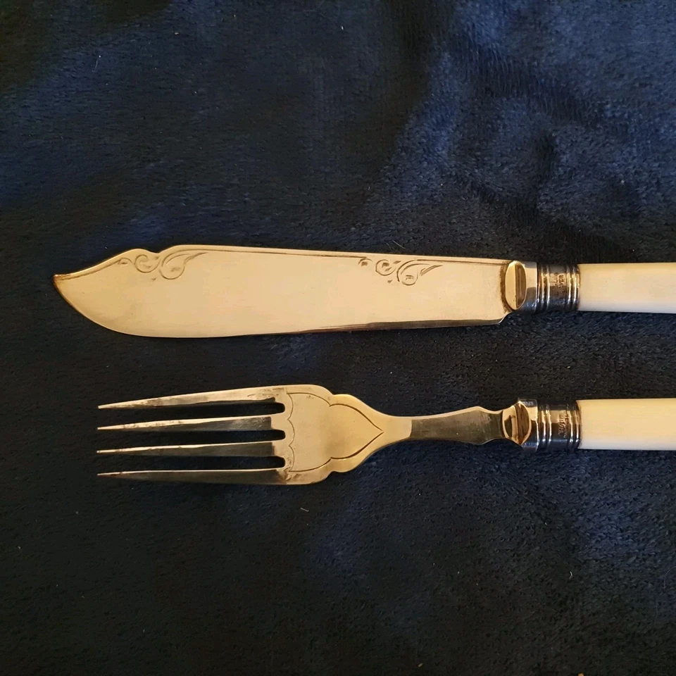 Vintage Box Set of EPNS Fish Knives & Forks - with Sterling Silver Collars. - Image 2 of 4