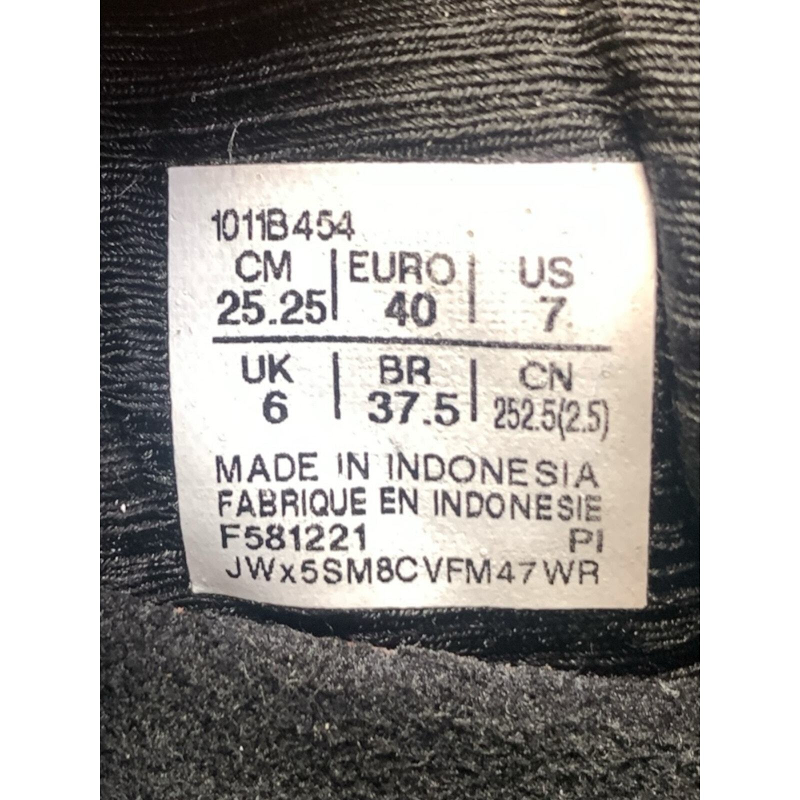 Foto 10 di 10