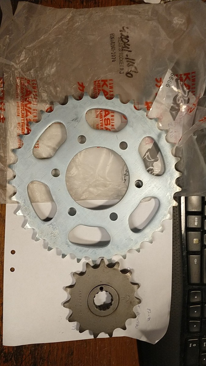 KAWASAKI Z 1000 J R LTD 1981-83 NOS SPROCKET REAR 42041-1074 34T