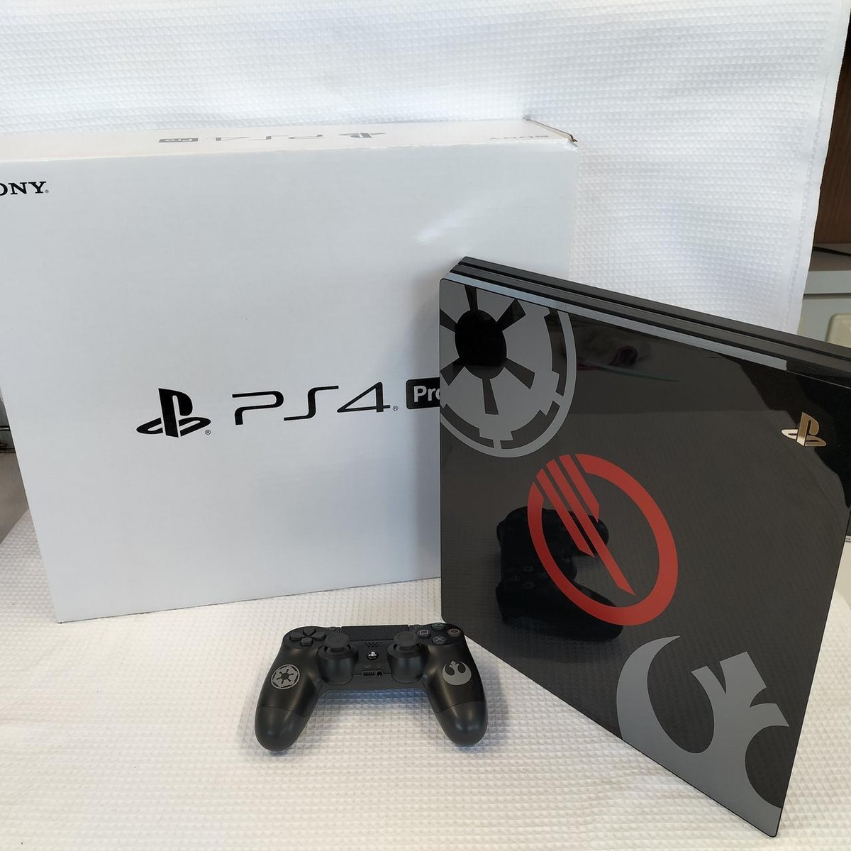 PlayStation 4 PRO Model No. CUH 7200B BZTX SONY japan game PlayStation 4 PRO Model No. CUH 7200B BZTX SONY japan game