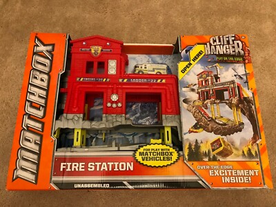 Matchbox Cliff Hanger Fire Station Play on the Edge New in Box