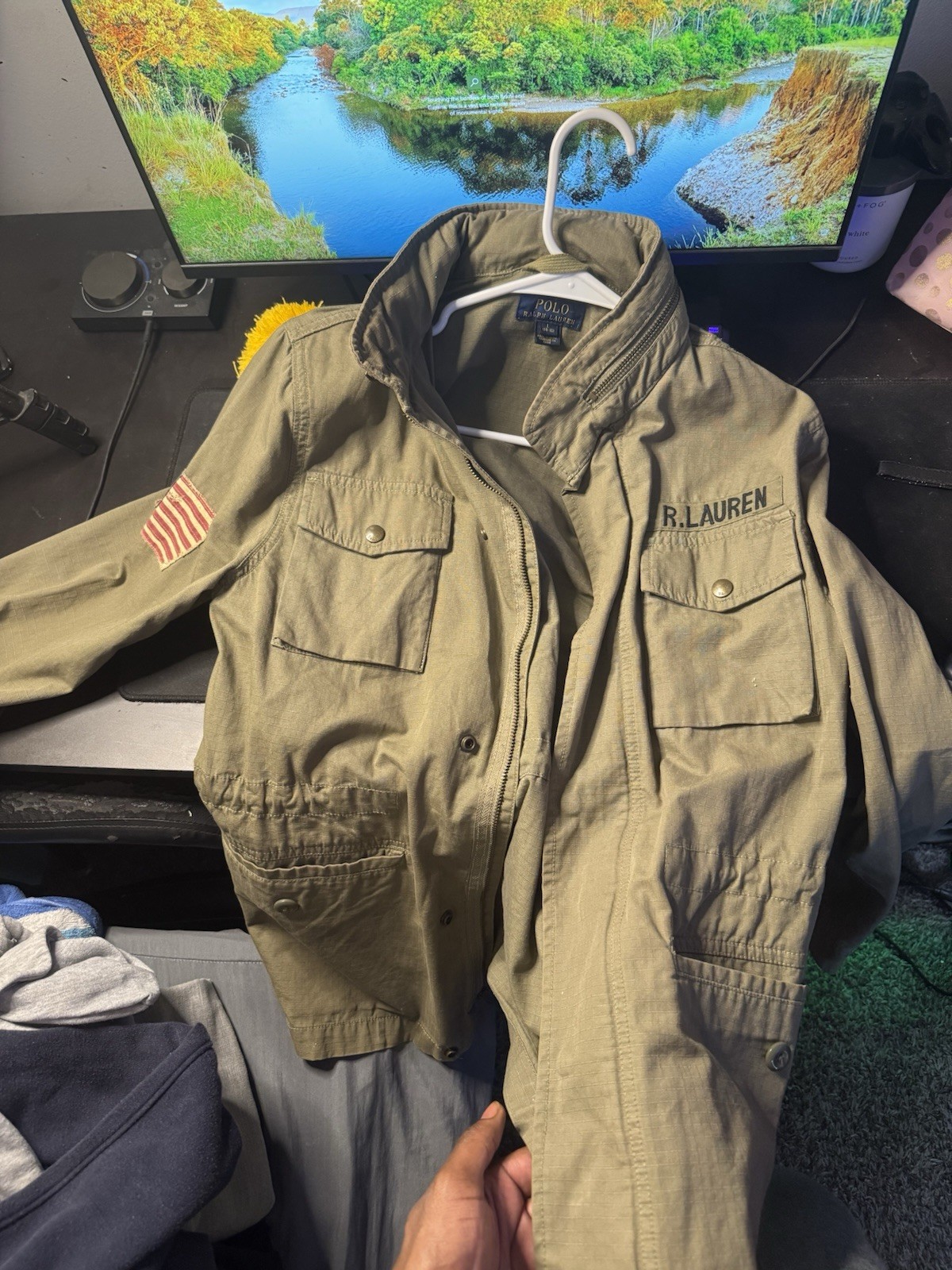 Picture 1 of 4