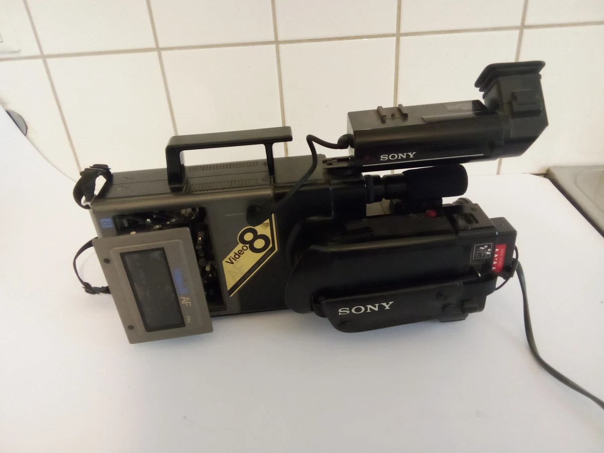 Sony CCD-V8AF-E Video8 Cámara de vídeo con paquete de accesorios 1986