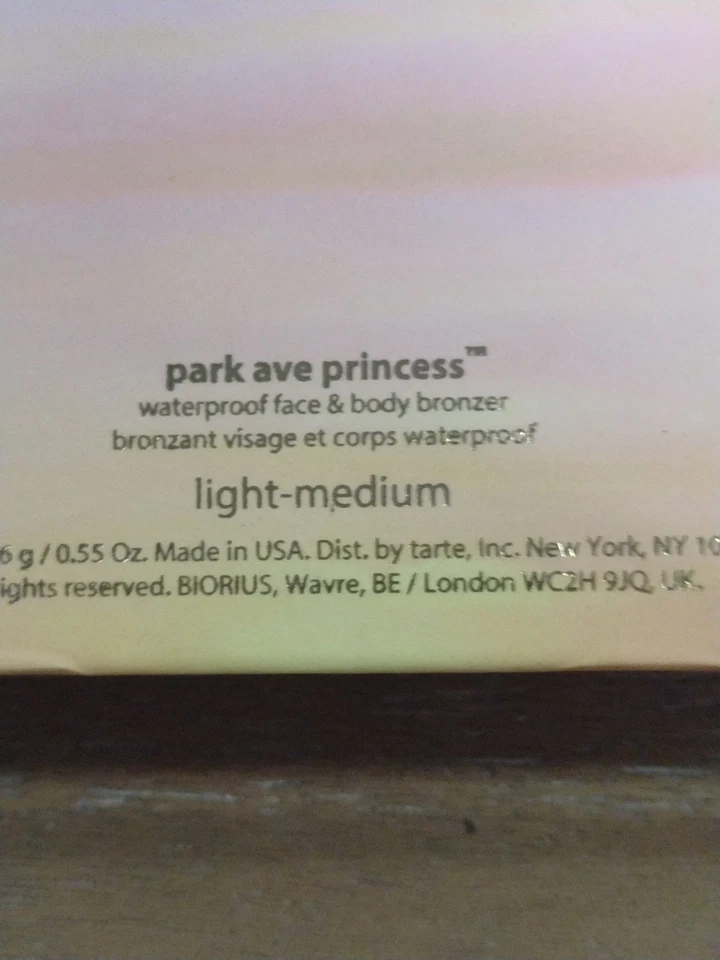 Bronceador facial y corporal Tarte Park Ave Princess LUZ-MEDIO NUEVO Foto 4 de 4