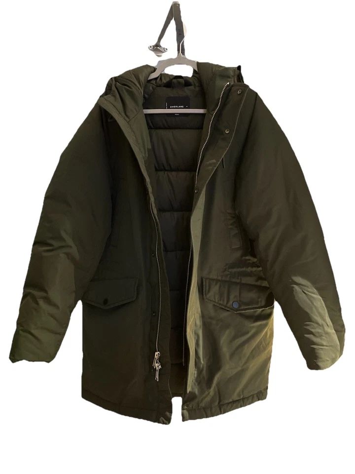 Chaqueta Parka Larga Everlane Verde Mediana Invierno Usada Excelente Para Hombre’s Foto 2 de 4
