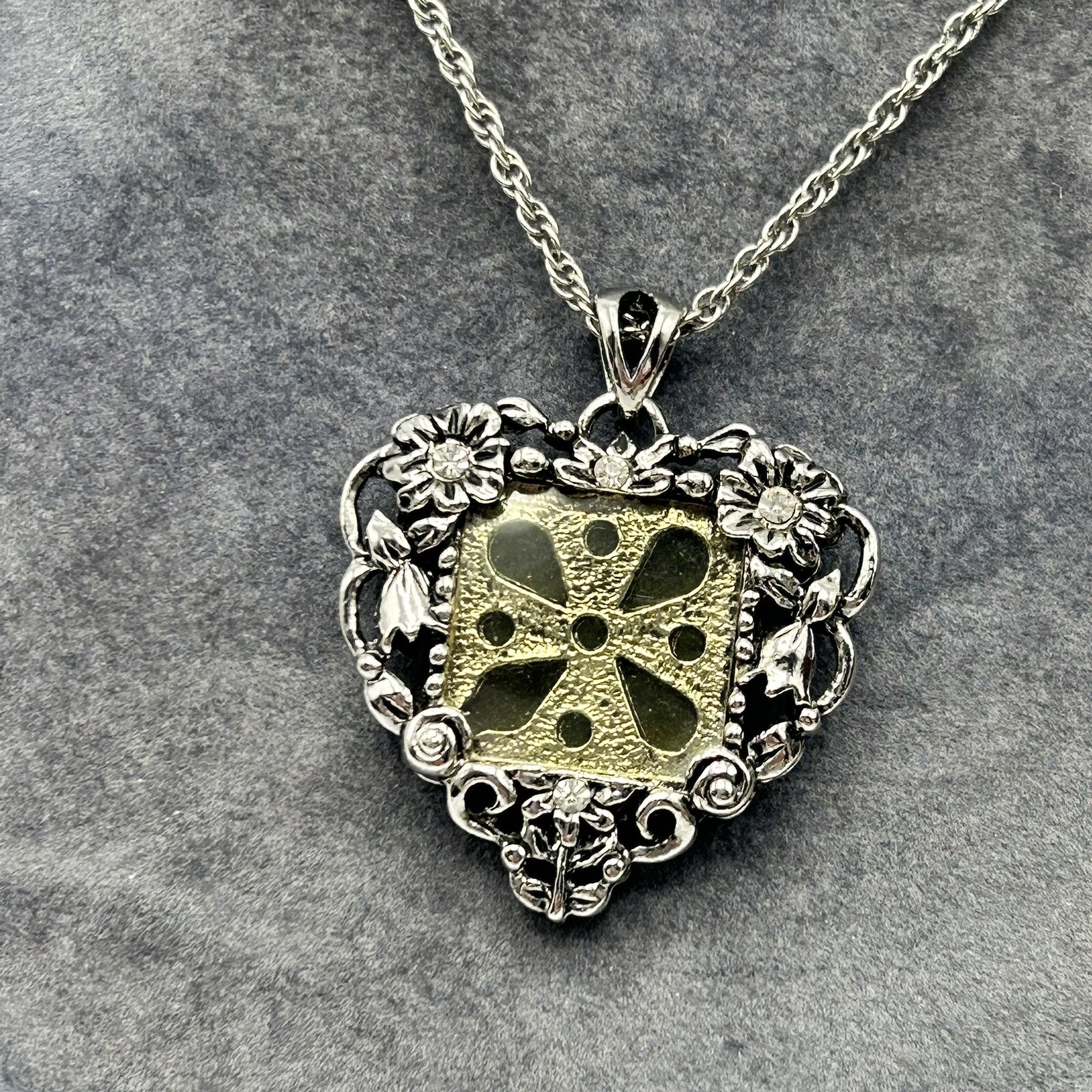 Vtg Heart Photo Locket Frame Pendant Necklace Flowers… Gem