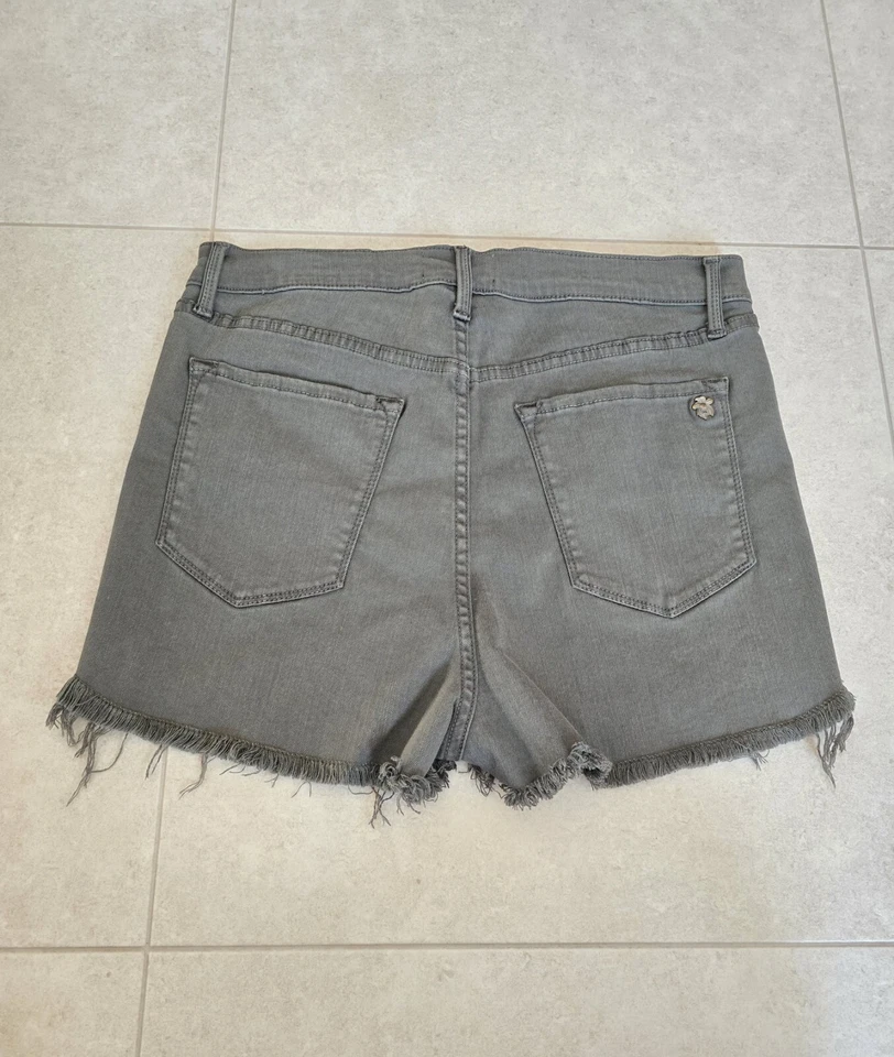 Pantalones cortos grises Black Orchid para mujer talla 30 Foto 2 de 4