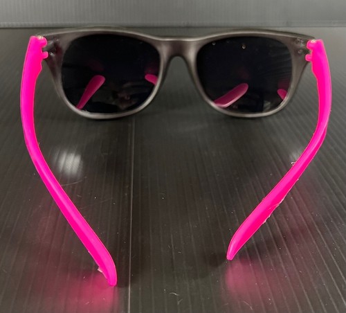 Gafas de sol Captain Morgan originales de plástico rosa neón Spiced Rum - NUEVAS - Imagen 6 de 12