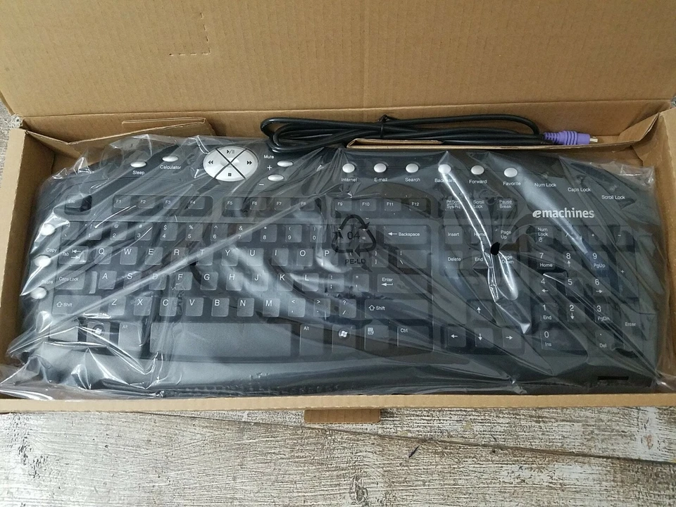 NEW eMachines KB-0108 Full Standard Desktop PC Wired Keyboard - Image 3 of 4