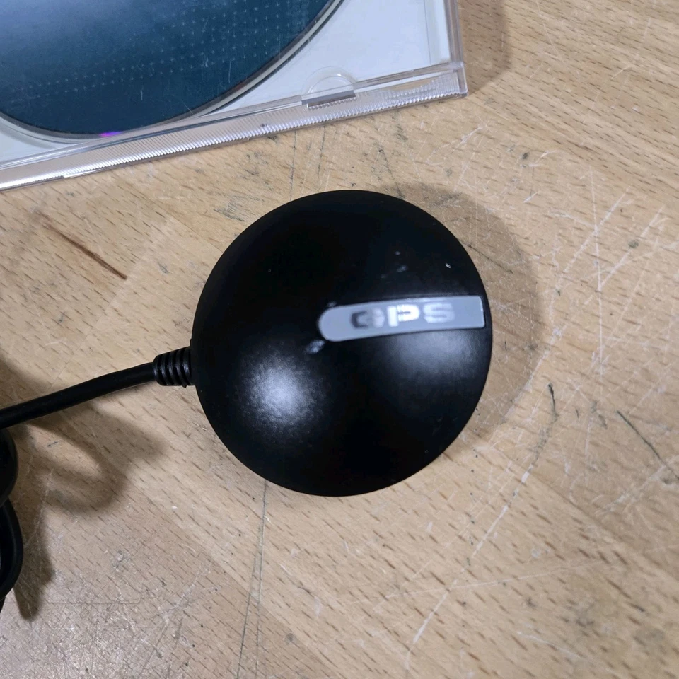 GlobalSat BU-353 SiRF Star Mobile USB GPS Receiver with Software CD - Image 2 of 4