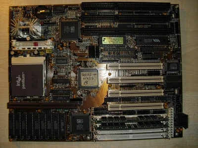 Abit AB-pH5 Socket 7 Baby AT Motherboard with Pentium 100 and 2x16 EDO RAM - Image 1 of 4