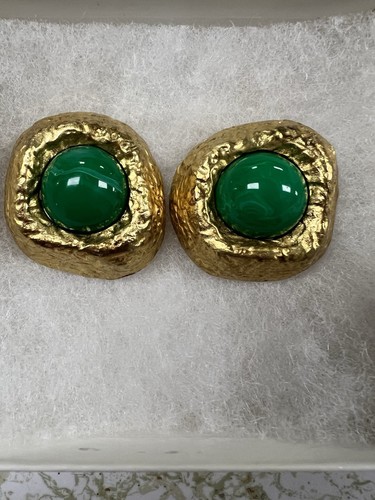 Vintage Clip On Earrings Beautiful!