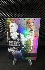 2017-18 Panini Essentials - Daniel Theis #141 Silver /99 (RC)