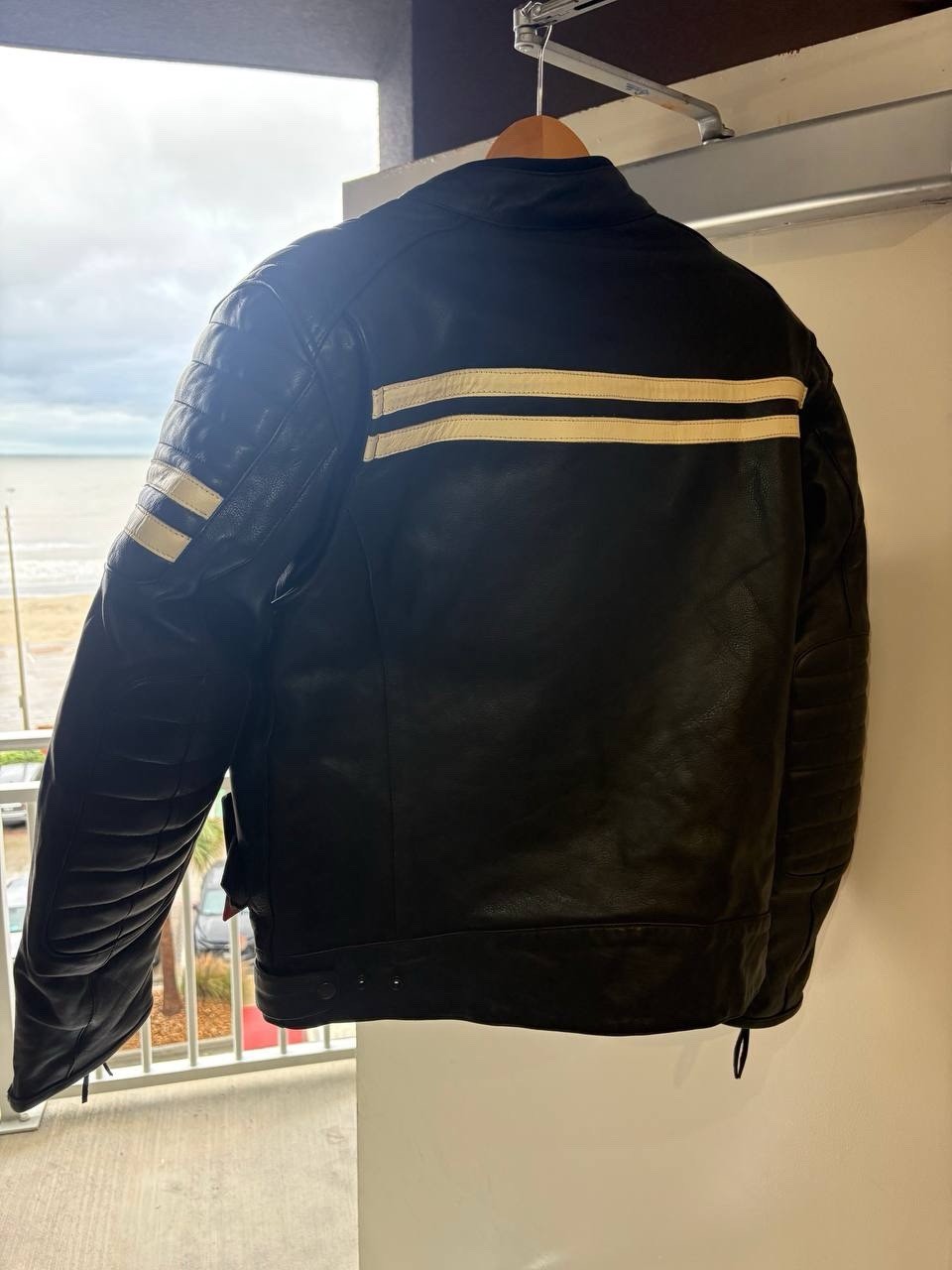 INTAN Safety with Style Mens Motorcycle Armored Leather Jacket IN-4026