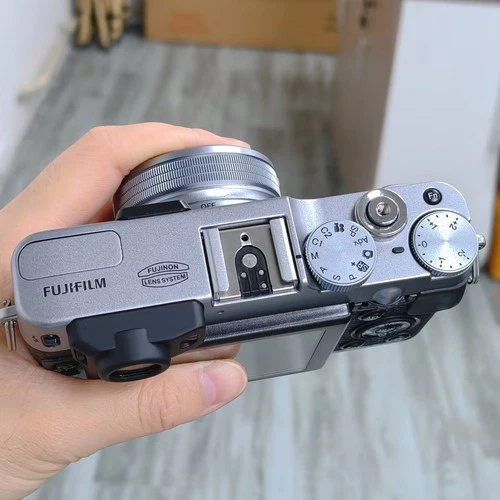 Fujifilm Fuji X Series X20 12 MP 4x Optical Zoom Digital Camera Silver 1080p HD image 3