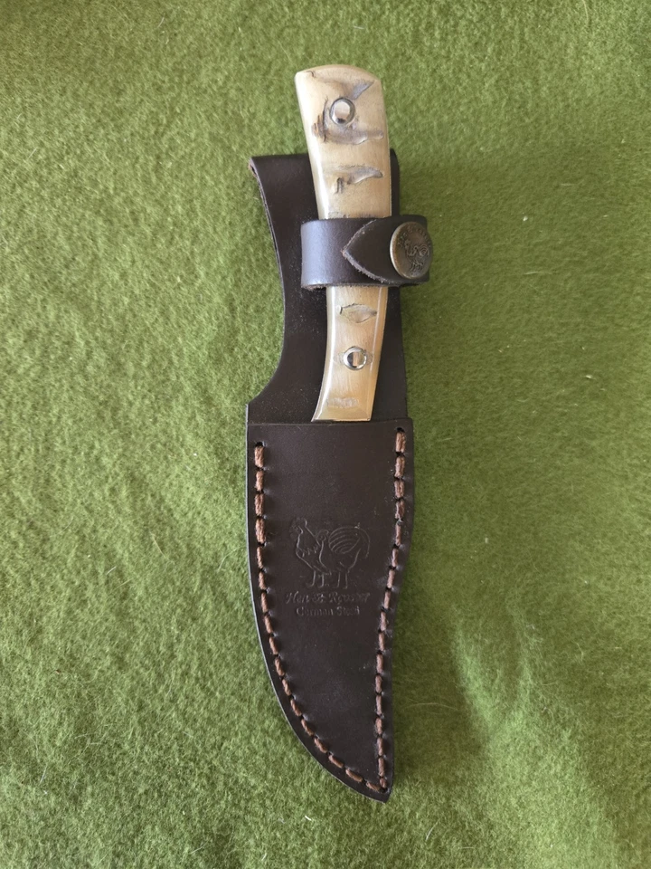 Cuchillo con mango de cuerno de carnero de gallina y gallo Foto 3 de 4