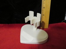 Ginny Doll Heart shaped stand Vogue Dolls 1986 NOS