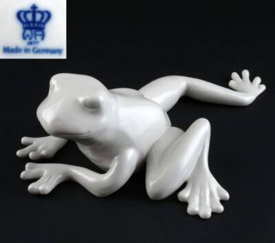 9942117-d Porzellan Figur Wagner&Apel Frosch Fridolin weiß 7,5x23cm