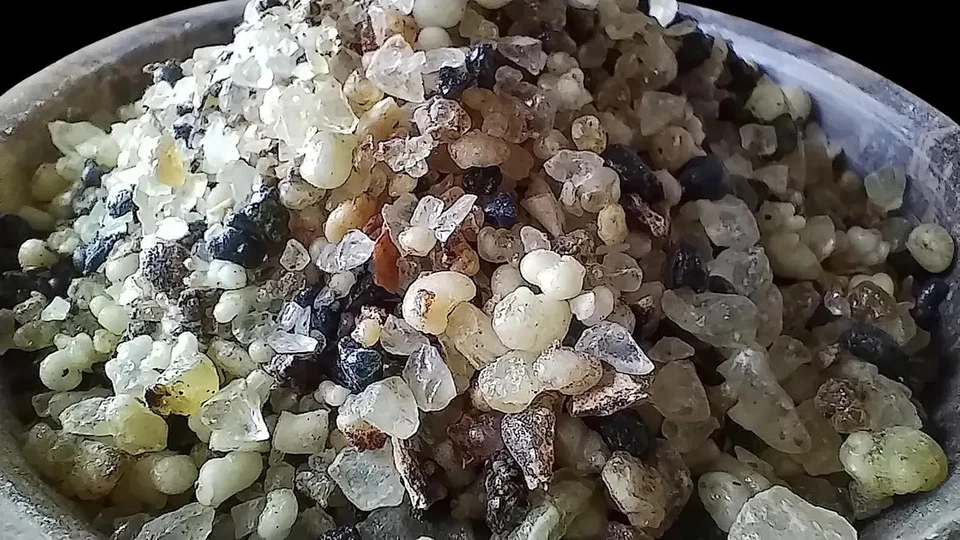 incenso Basilica - mix di incensi olibano, copale, scorza di limone - Immagine 3 di 3