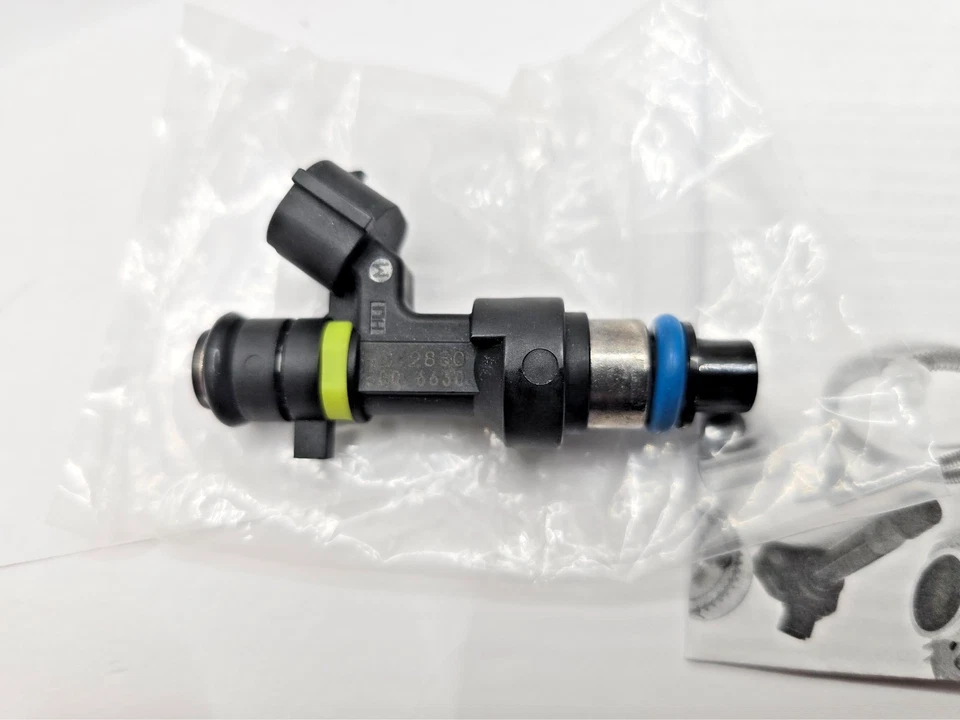 [Hitachi Fij0026] Inyector de combustible para Nissan Sentra Versa Cube NV200 2007-2012 Foto 2 de 4