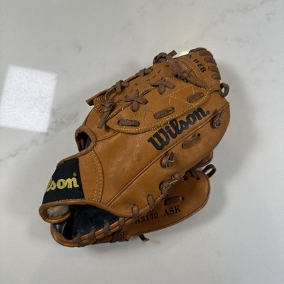 Wilson A2170 MLB T-Ball Model 9.5In Youth Baseball Glove Pro Pleat Brown Leather