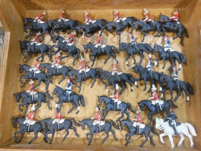 Lot de 26 cavaliers BRITAINS : LIFE GUARDS et HORSE GUARDS - Photo 1/4